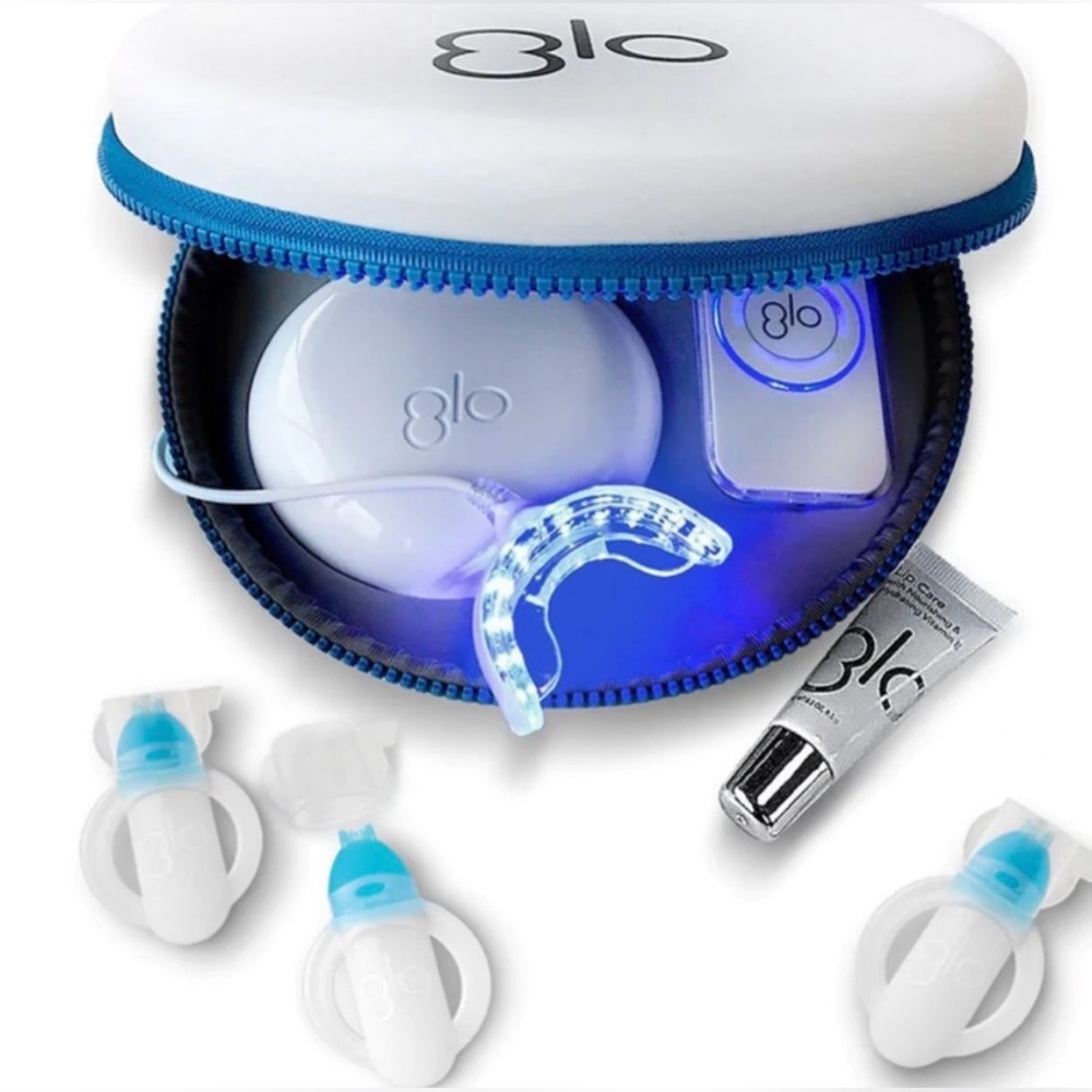 NWT GLO BRILLIANT TEETH WHITENING KIT
